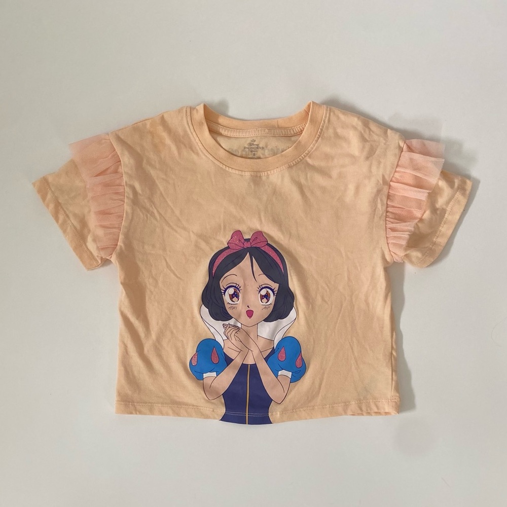 Hot topic snow white shirt! girls size 8.
